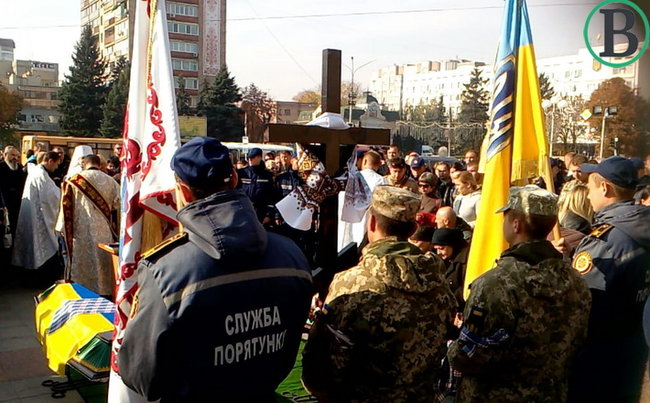 С воином 10-й ОГШБр Антоном Моспаном, погибшим на Донбассе, простились в Черкассах 07