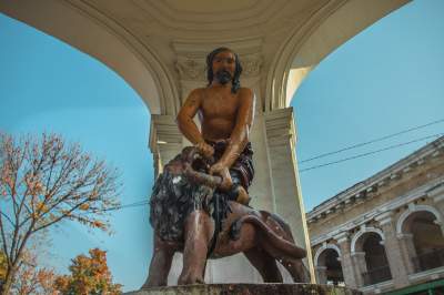 Как выглядит киевский фонтан «Самсон» до реставрации