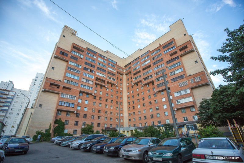 Уникальный дом-загадка в Минске с 3-уровневыми квартирами. ФОТО