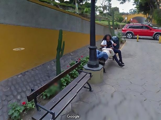 Фотография на Google Maps разрушила брак: муж увидел на ней жену с любовником