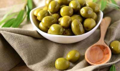 Медики объяснили, почему желательно регулярно есть оливки