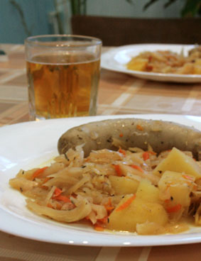 Украинцы злоупотребляют пивом, картошкой и колбасой 