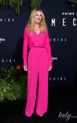 "Как Барби": Джулия Робертс покрасовалась в розовом наряде