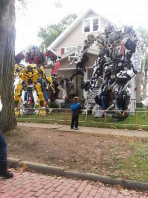 Оригинальные способы украсить дом к Хэллоуину. Фото