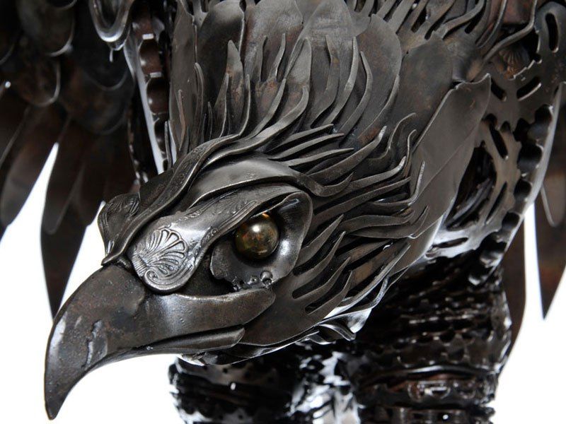Скульптуры животных и фантастических существ из металлолома