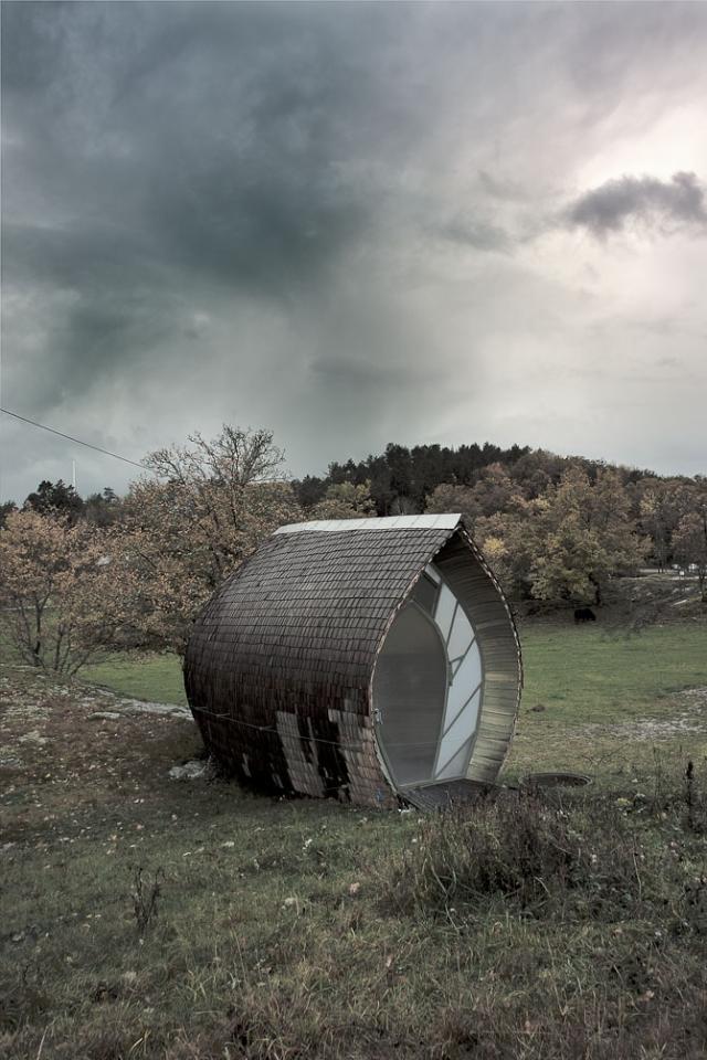 Изогнутые мини-домики от шведского архитектора