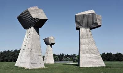 Сумасшедший бетон: фотограф показал военные памятники Югославии. Фото
