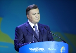 Янукович пожелал журналистам всего мира "заангажированности"