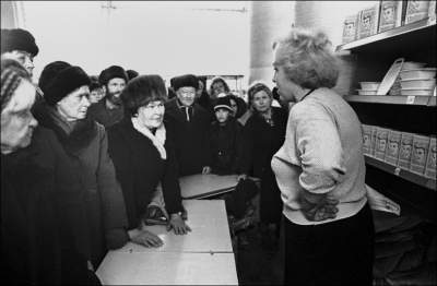 Товарный дефицит в редких снимках времен СССР. Фото 