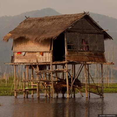 Фотограф показал, как живется людям в Мьянме. Фото