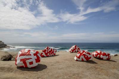 Необычные скульптуры на австралийском побережье, которые невозможно забыть. Фото