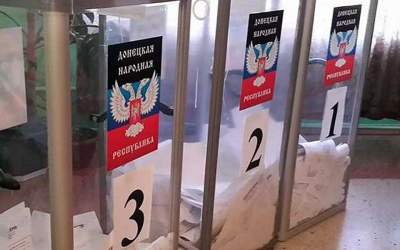 В Сети одной фоткой высмеяли кандидатов в главари «ДНР»