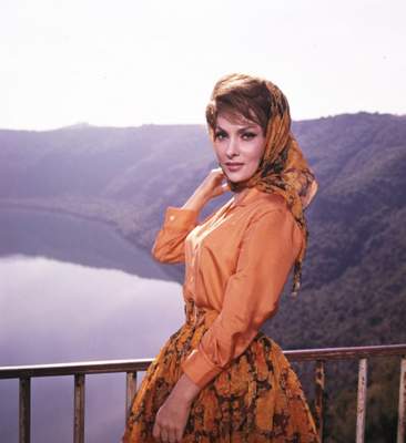 Джина Лоллобриджида, известная секс-символ 1960-х. Фото