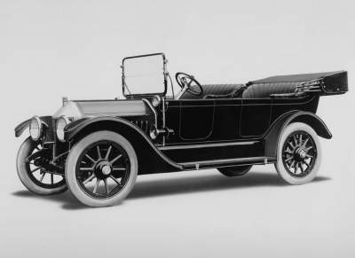 Так выглядели первые автомобили крупнейших брендов. Фото
