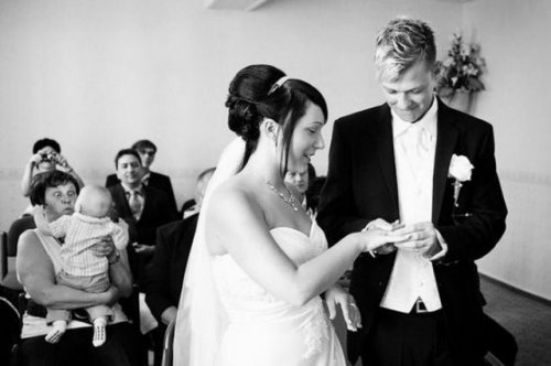 Смех до упаду: забавные курьезы и веселые моменты со свадеб