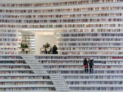 В Китае открыли библиотеку, похожую на космический корабль. Фото