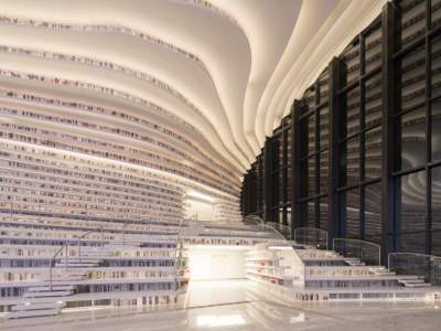 В Китае открыли библиотеку, похожую на космический корабль. Фото