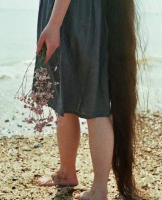 Британка, отказавшаяся от мытья головы, восхитила внешним видом. Фото