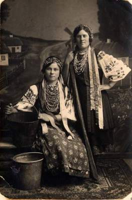 Национальные костюмы украинцев в редких ретро-снимках. Фото 