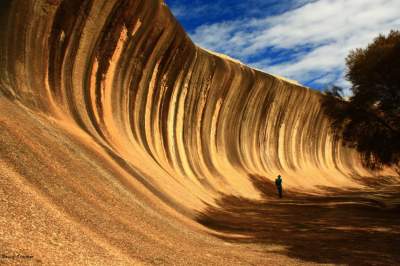 Эта каменная «волна» в Австралии привлекает толпы туристов. Фото