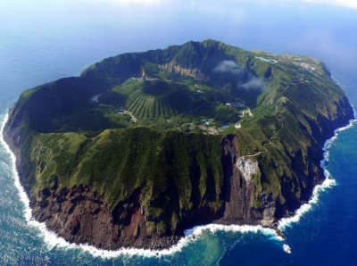 Как выглядят самые опасные в мире острова. Фото