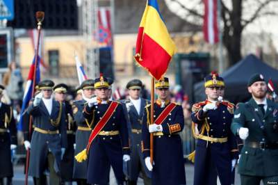 Военный парад в честь столетия независимости Латвии. Фото
