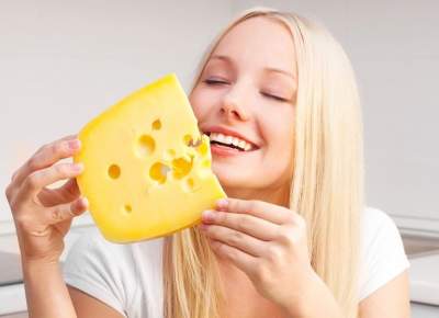 Обнаружено новое полезное свойство сыра