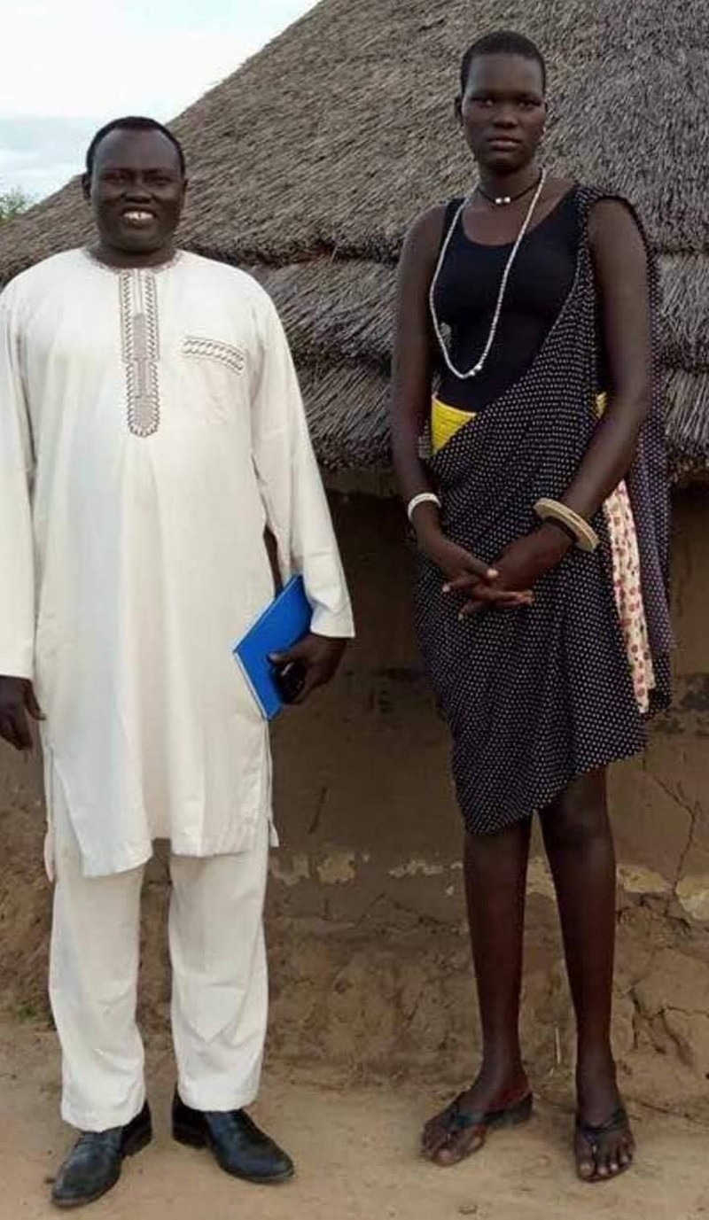Семья из Южного Судана продала 17-летнюю дочку за коров и машины