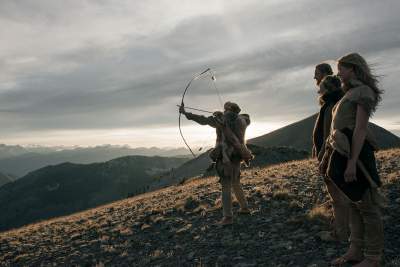 Фотограф показал, как живется охотникам-собирателям в современном мире. Фото