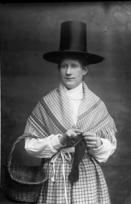 Валлийские женщины в необычных традиционных шляпах. Фото