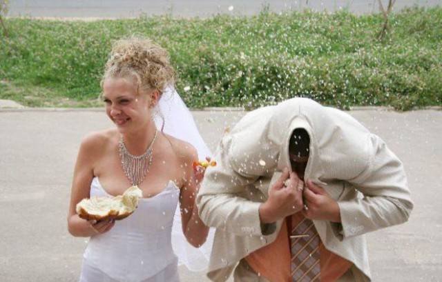 Смешные и забавные свадебные снимки