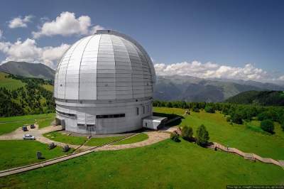 Так выглядит крупнейший европейский телескоп. Фото