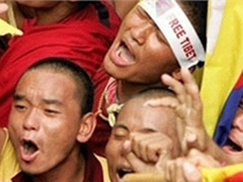 Более 50 тибетцев покончили с собой, протестуя против репрессий китайских властей 