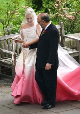 Самые оригинальные свадебные платья знаменитостей. Фото