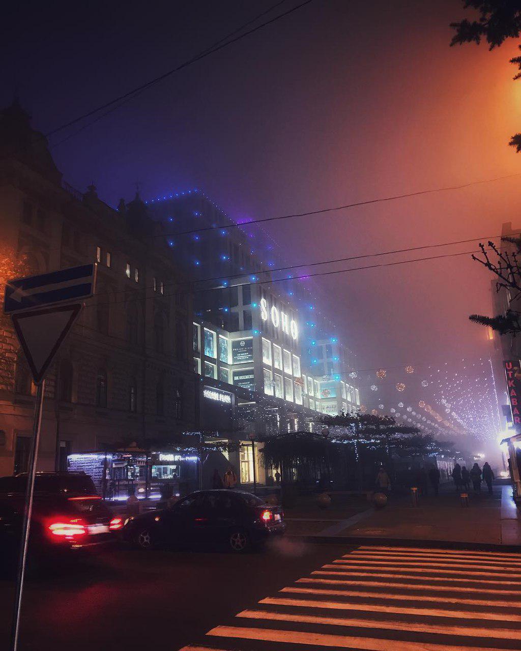 Город в тумане. Фото: lisssavetta_