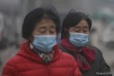 Густой темный смог на улицах Китая. Фото
