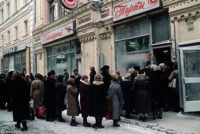 Подготовка к Новому году во времена СССР. Фото