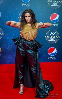 Украинская поп-звезда "забыла" надеть нижнее белье под прозрачный топ
