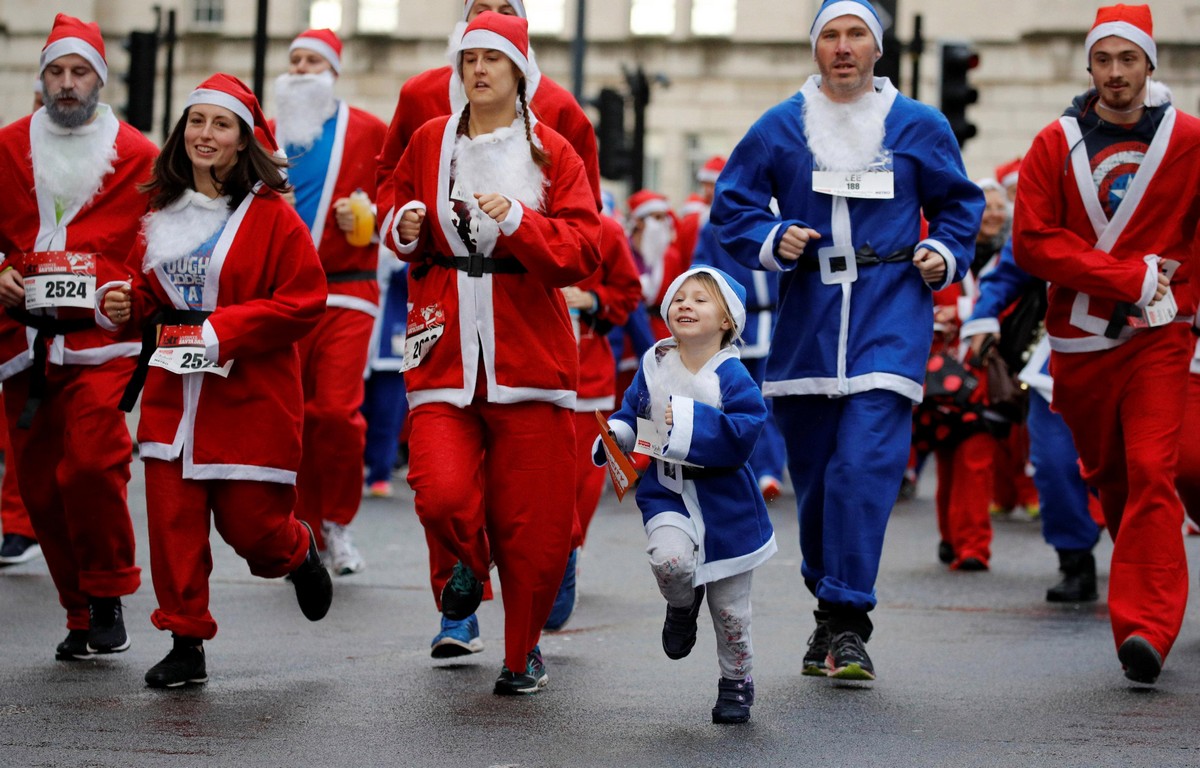 Ежегодные забеги Дедов Морозов и Санта-Клаусов в разных странах