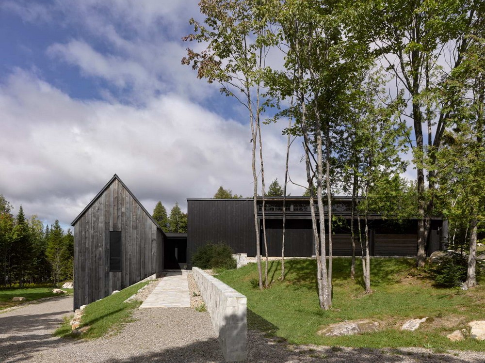 Загородная резиденция у леса в Канаде