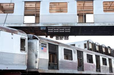 Что делают со старыми вагонами нью-йоркского метро. Фото