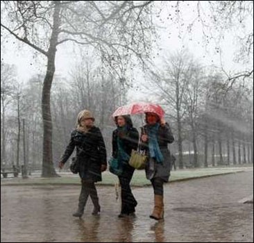 В конце недели Украину польет дождями, и выпадет снег