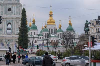 В Сети показали кадры монтажа главной елки Украины. Фото