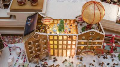 В британском музее построили рождественский городок из пряников. Фото