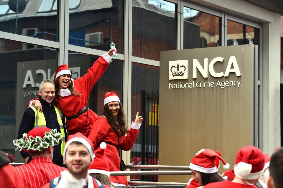 Santacon London 2018: грандиозная попойка Санта-Клаусов в Лондоне