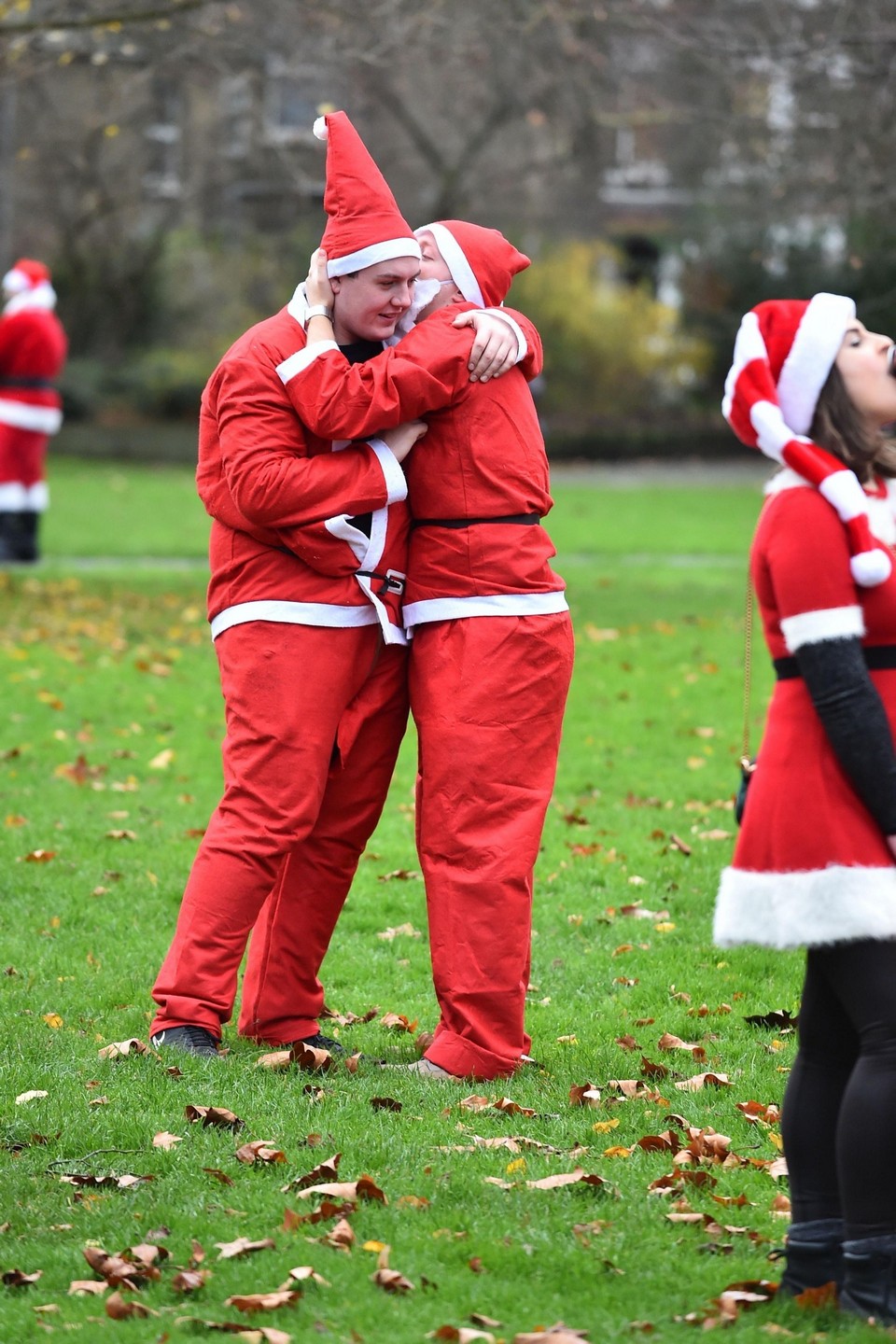 Santacon London 2018: грандиозная попойка Санта-Клаусов в Лондоне