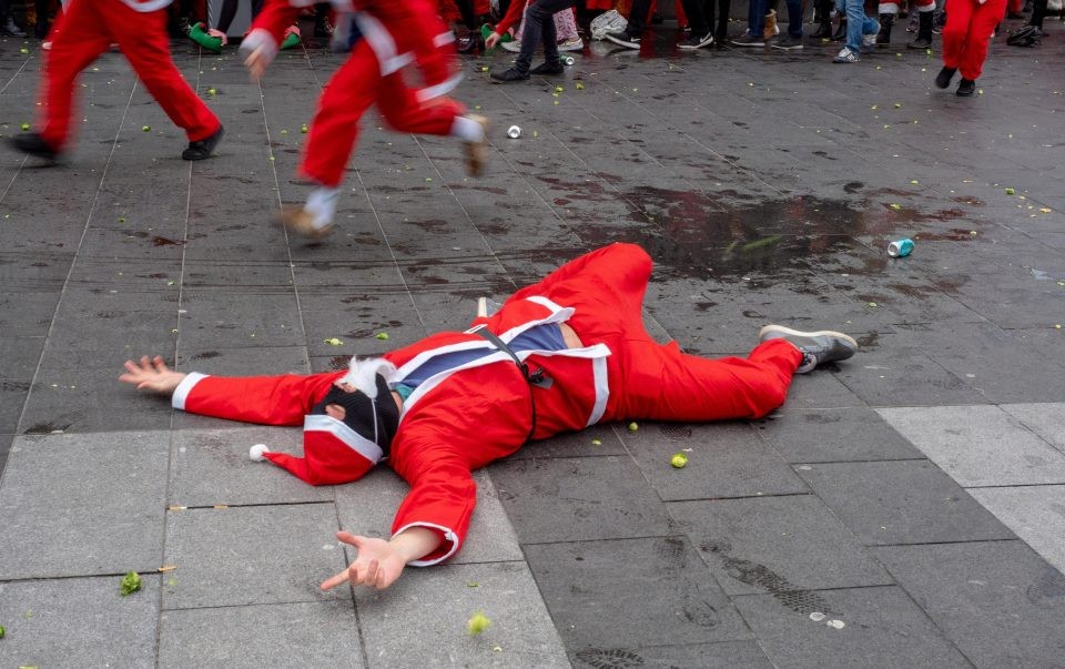 Santacon London 2018: грандиозная попойка Санта-Клаусов в Лондоне