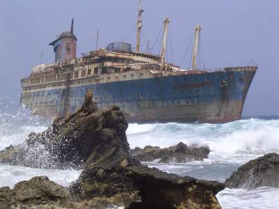 Заброшенные корабли с разных уголков планеты. Фото