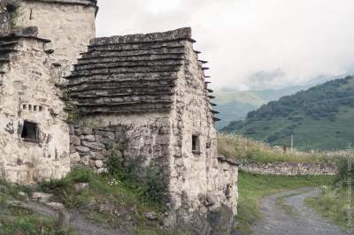 Жуткий "город мертвых" в Северной Осетии. Фото