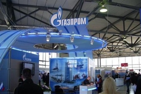 Прибыль "Газпрома" резко упала